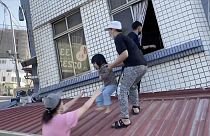 Sismo em Taiwan faz pelo menos nove mortos e mais de 900 feridos
