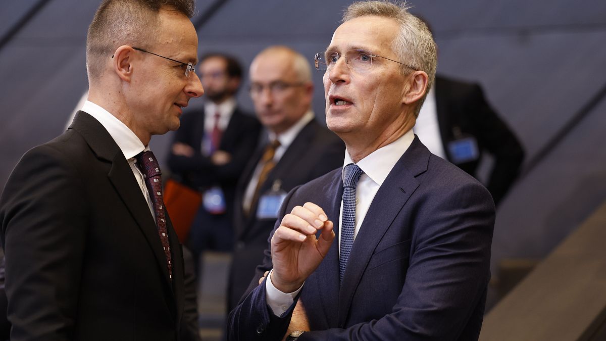 Szijjártó Péter külgazdasági és külügyminiszter és Jens Stoltenberg NATO-főtitkár a szervezet kétnapos brüsszeli külügyminiszteri tanácsülésének első napján, 2024.