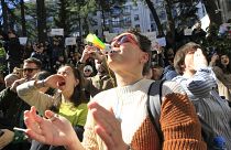 Tüntetők Tbilisziben 2023. március 10-én