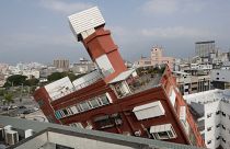 Palazzo inclinato dal terremoto, Taiwan