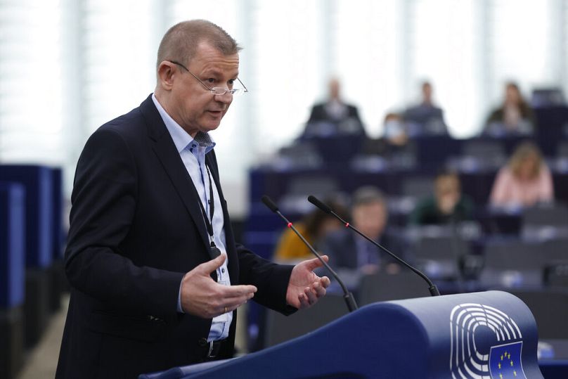 ARCHIVO - Markus Pieper en el Parlamento Europeo durante un debate. en Estrasburgo, este de Francia, martes 13 de diciembre de 2022.