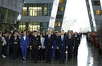 El secretario general de la OTAN, Jens Stoltenberg, en el centro, junto a ministros de Asuntos Exteriores, durante una ceremonia para conmemorar el 75 aniversario de la OTAN. 