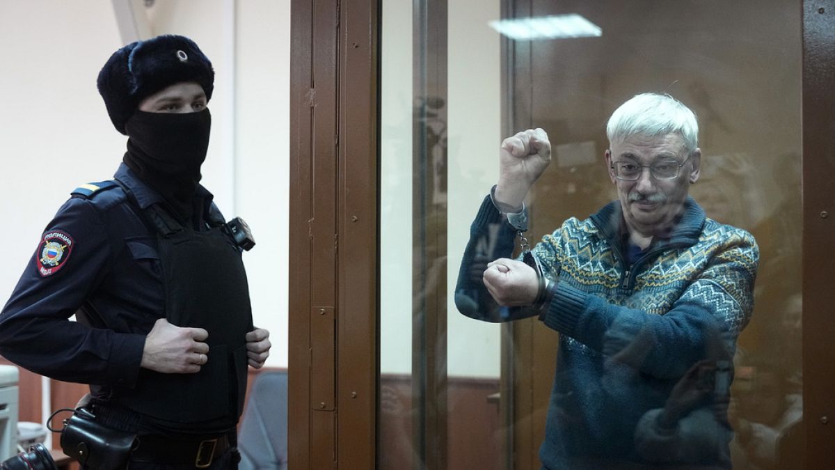 Russian human rights defender Oleg Orlov turns 71 in prison thumbnail