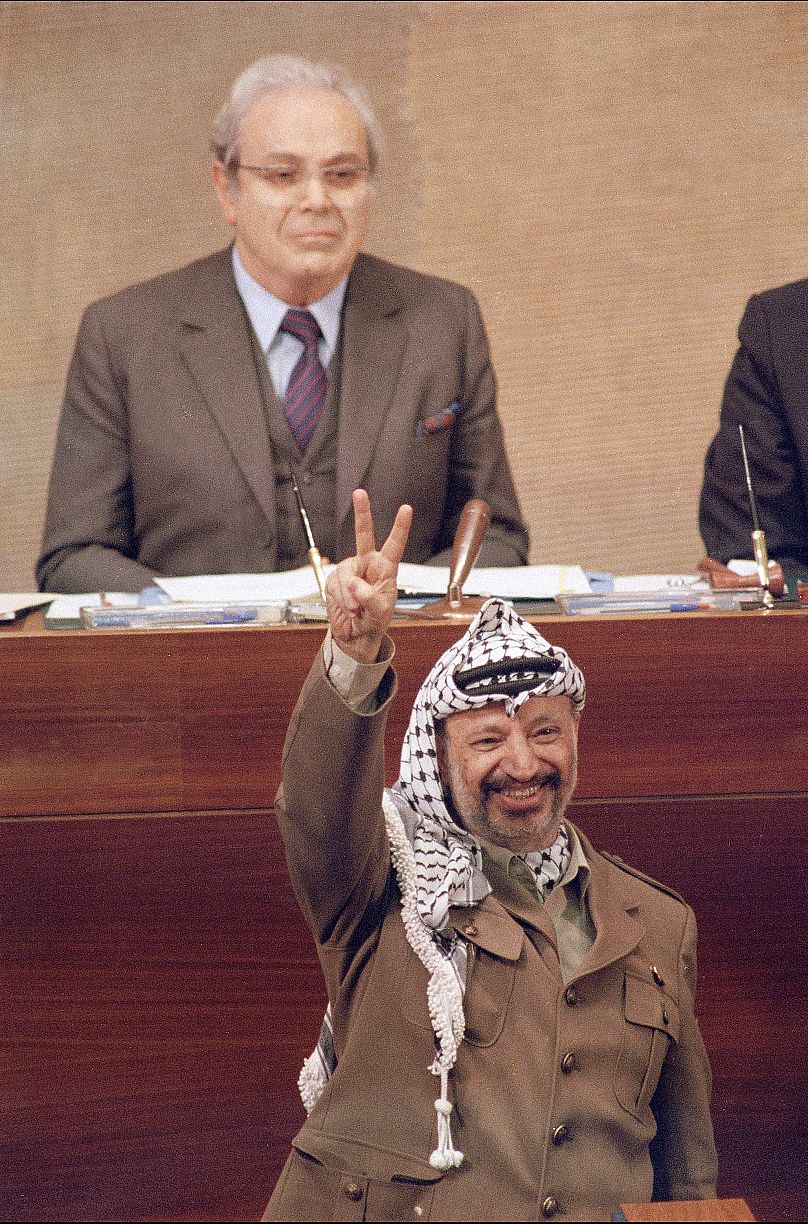 Yaser Arafat, İsviçre&apos;nin Cenevre kentinde Birleşmiş Milletler Genel Kurulu&apos;nda, 13 Aralık 1988