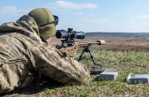 Ukrán katona a lőállásban - képzés közben