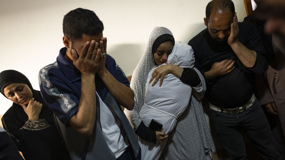 Trauer einer Familie in Rafah im Gazastreifen