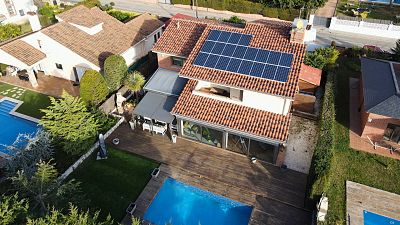 SolarMente instals solar panels with no upfront investment.