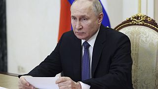 O Presidente russo, Vladimir Putin, preside a uma reunião do Conselho de Segurança por videoconferência no Kremlin, em Moscovo,
