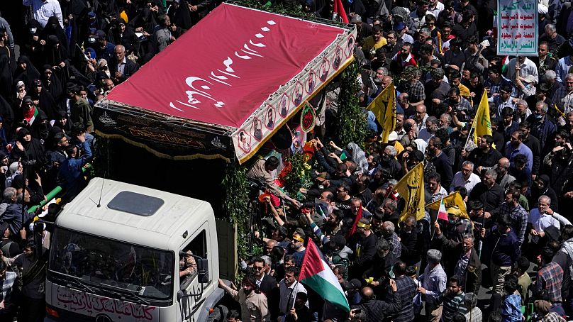 تشییع جنازه اعضای کشته شده سپاه. تهران ۵ آوریل