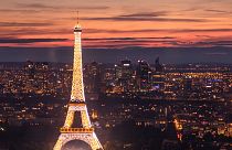 Párizs éjszakai fényben