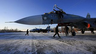 ILLUSZTRÁCIÓ: Szu-27-es készül küldetésre Petrozavodszk külterületén, 2012. február 10-én