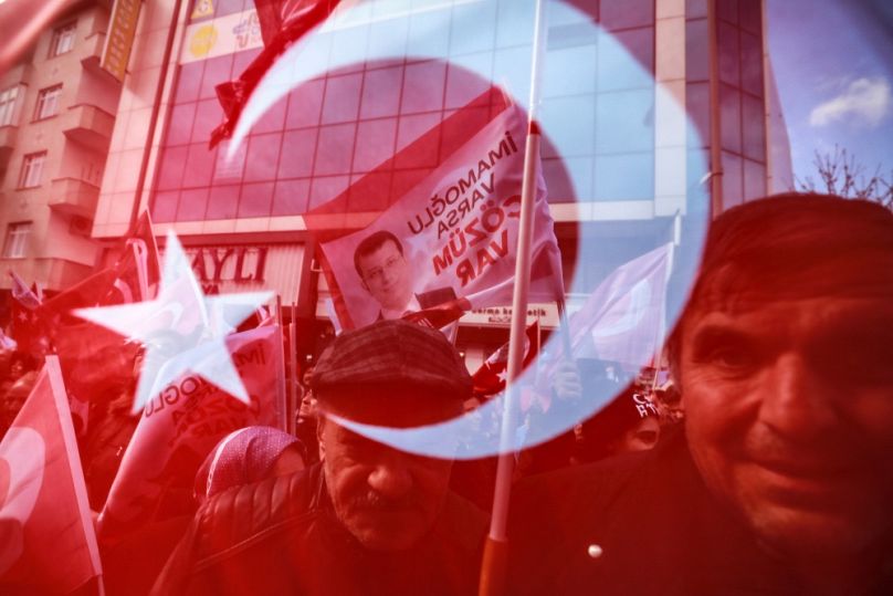 İmamoğlu támogatói a 2019-es polgármesterválasztás hajrájában