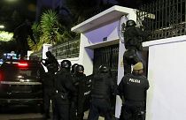 یورش پلیس اکوادور به سفارت مکزیک در کیتو