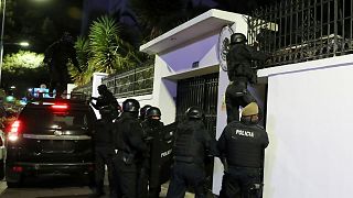 یورش پلیس اکوادور به سفارت مکزیک در کیتو