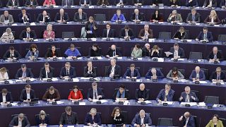Felszólalást hallgatnak képviselők az Európai Parlament plenáris ülésén Strasbourgban 2024. február 27-én