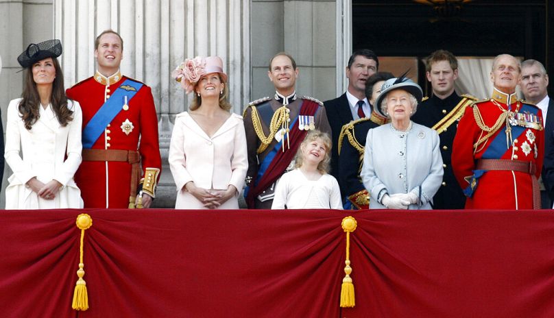 2011 óta már jóval kevesebb királyi családtag lát el közfeladatot