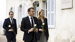 El Ministro de Defensa francés, el presidente francés y la presidenta de la Asamblea Nacional en Izieu, Francia, el domingo 7 de abril de 2024.