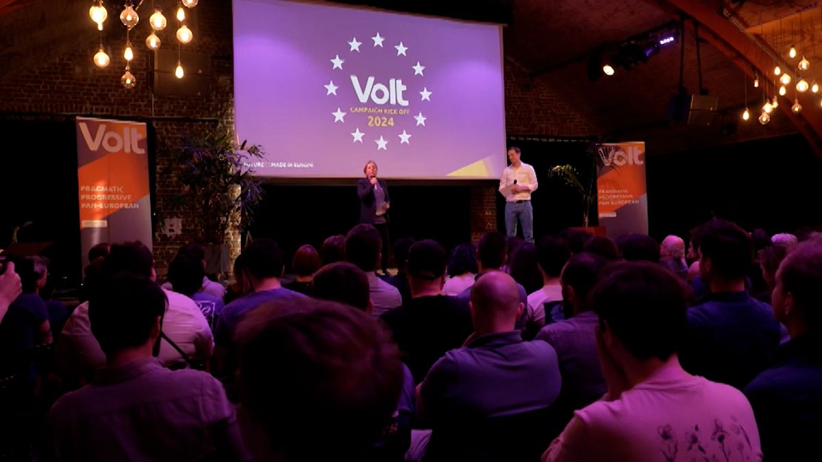 Volt party presents 'symbolic' transnational list in EU elections thumbnail
