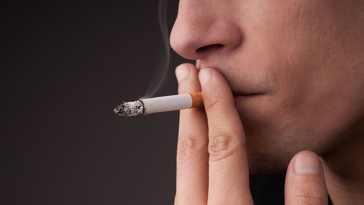 Fact-check: Will smoking keep you thin? thumbnail
