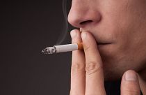 Verificação de factos: Fumar mantém-no magro?