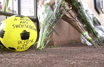 Импровизированный мемориал на месте нападения на 15-летнего школьника в пригороде Парижа