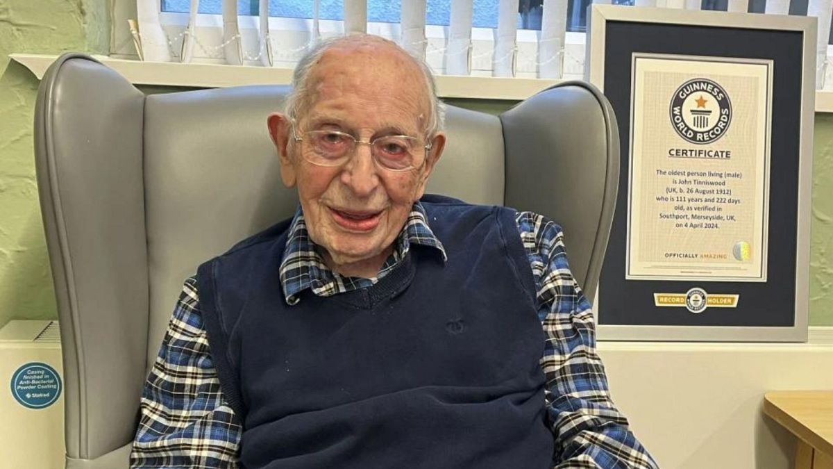 British man named the world's oldest at 111 – and his secret is fish and chips thumbnail