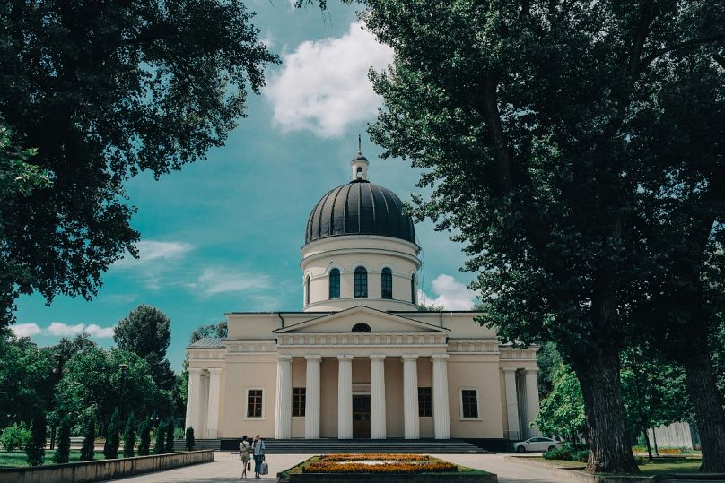 Not just affordable drinks: Chisinau is known for its rich history and impressive sights like the Metropolitan Cathedral