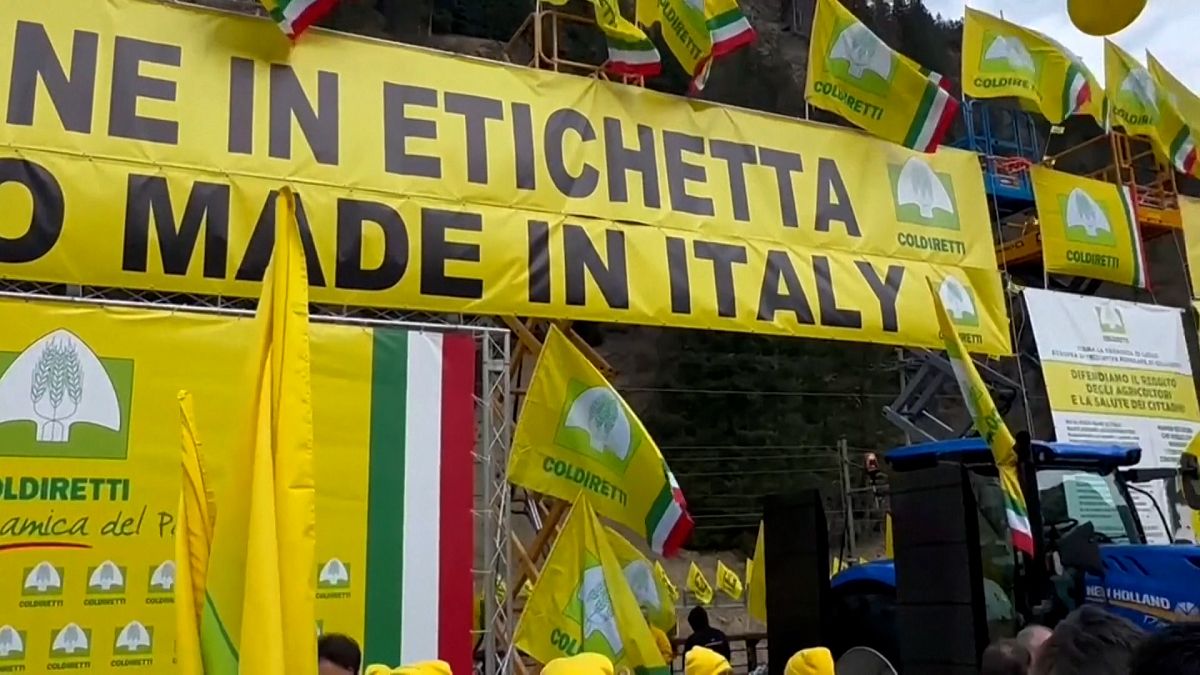 Italian farmers protest 'Made In Italy' labelling thumbnail