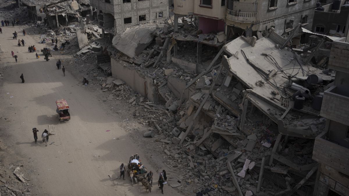 Destruição em Zawaida, no centro da Faixa de Gaza