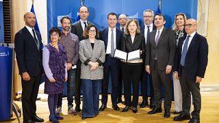 La Vicepresidenta de la Comisión Europea, Vera Jourova, en la firma del Código de Conducta para las elecciones europeas