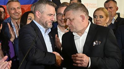 Peter Pellegrini megválasztott szlovák államfő és Robert Fico miniszterelnök a pozsonyi Aušpic étteremben 2024. április 6-án