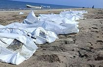 جثث ضحايا القارب الذي غرق قبالة سواحل جيبوتي 