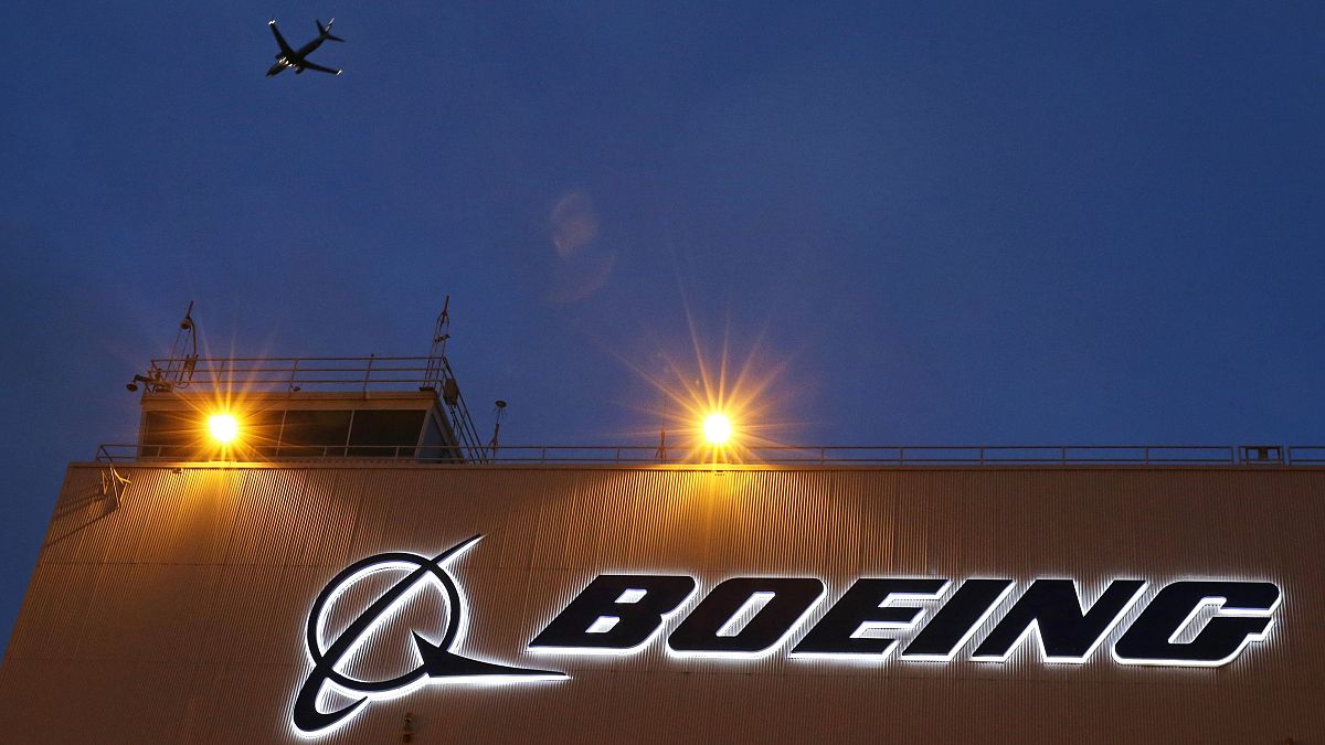 Доставките на самолети от Boeing падат до най-ниското си ниво