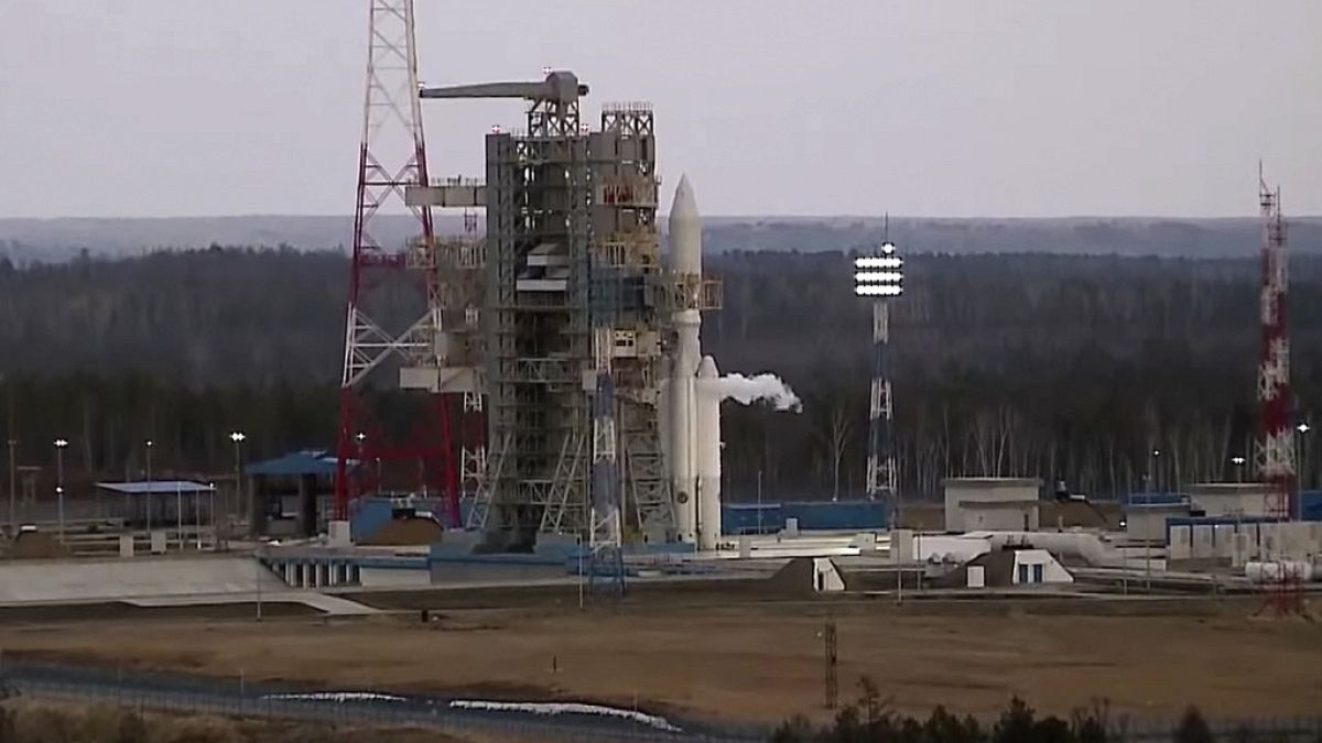 Russia's second attempt to launch rocket from Far East aborted thumbnail