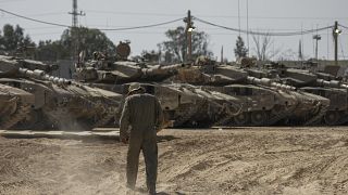 مدرعات إسرائيلية على حدود غزة
