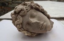 Cabeza de mármol del dios griego Apolo hallada en Filipos