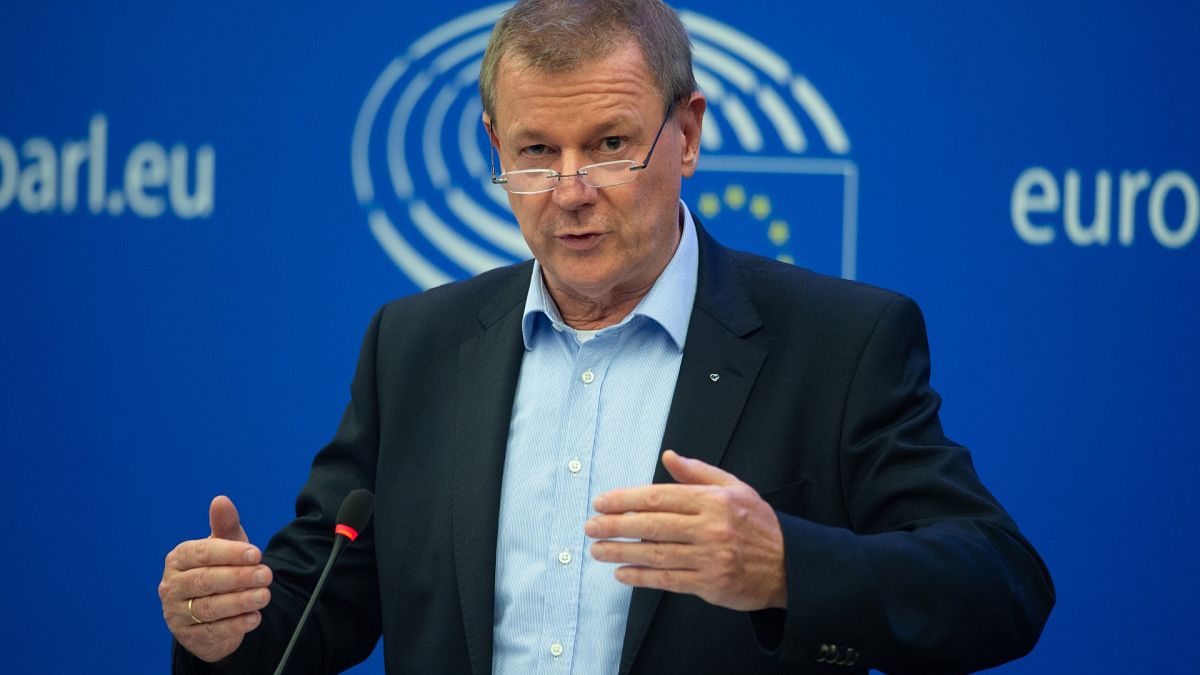 MEPs vote to rescind von der Leyen’s controversial SME envoy pick thumbnail