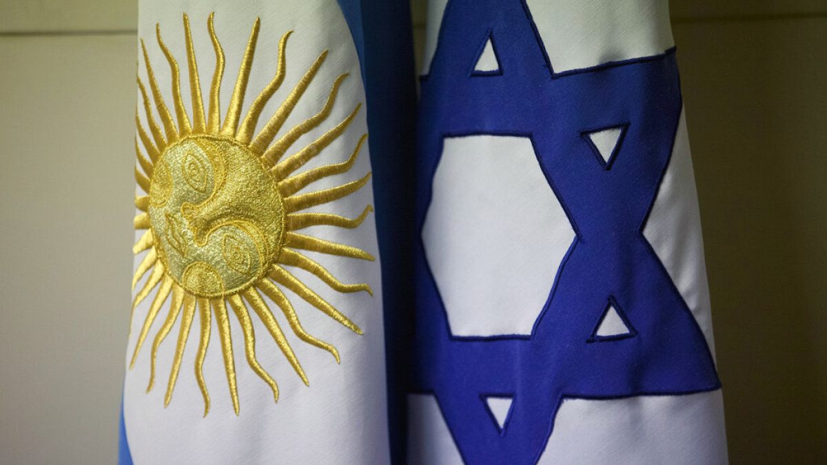 Arjantin 1990'lıl yıllardaki Yahudileri hedef alan ülke tarihinin en ölümcül saldırılarından İran'ı sorumlu tuttu