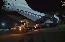 صورة مأخوذة من مقطع فيديو نشره التلفزيون الرسمي في النيجر لطائرة النقل الروسية