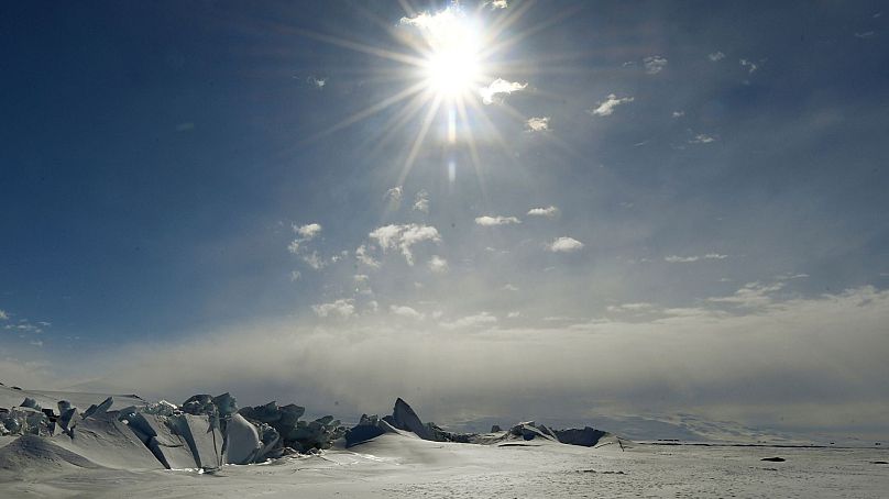 تابش شدید آفتاب در قطب جنوب
