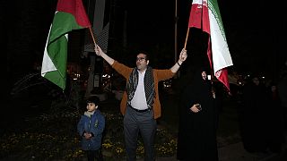 Manifestanti a Teheran