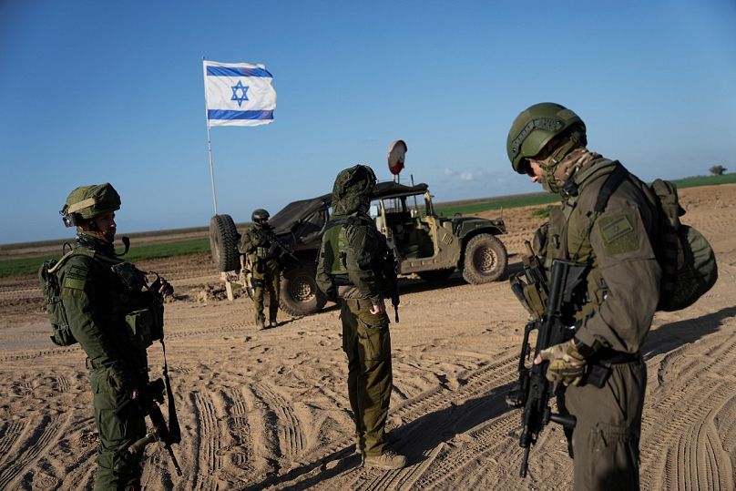 عناصر من الجيش الإسرائيلي بالقرب من قطاع غزة