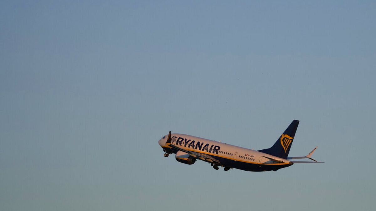 Italy looks into claims of Ryanair breach of anti-competition rules thumbnail