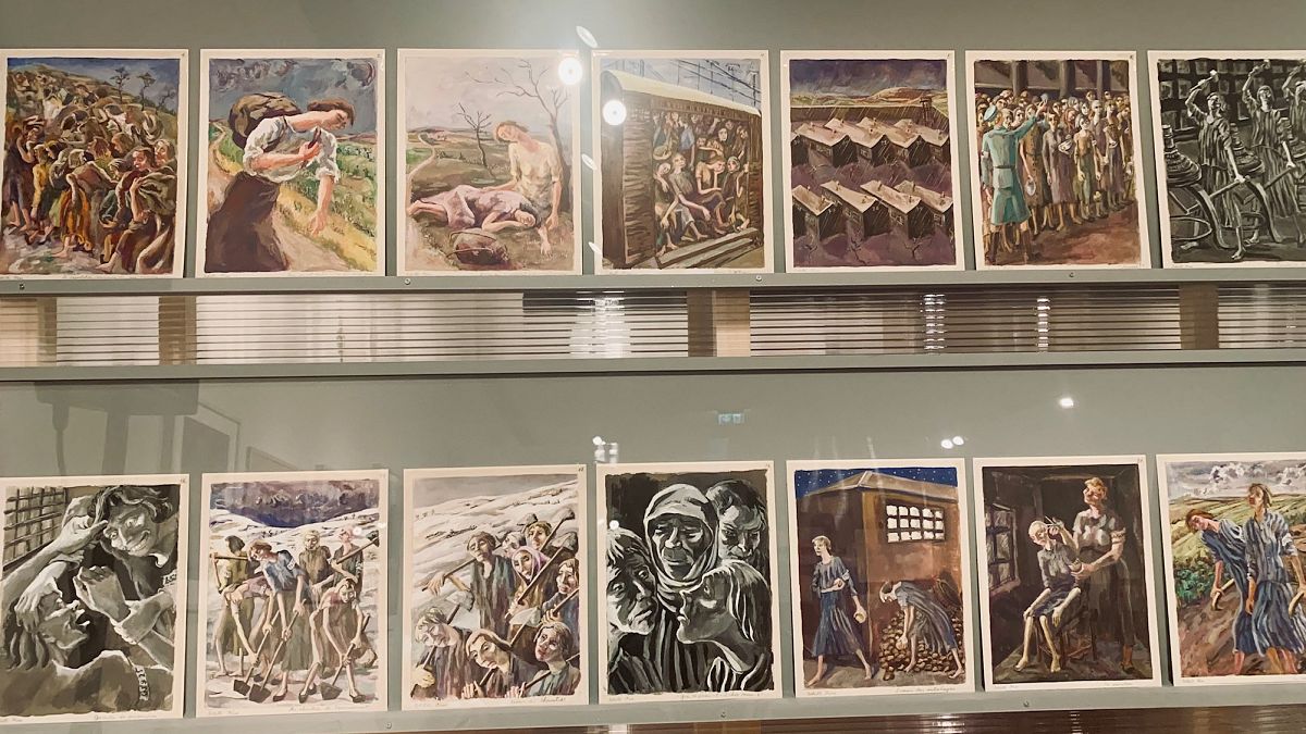 Személyes holokauszt-emlékeket bemutató grafikák láthatók a Nemzeti Galériában