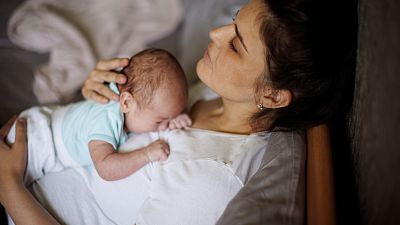 In einer neuen Studie wurde frischgebackenen Müttern Ketamin verabreicht, um postpartale Depressionen zu vermeiden.