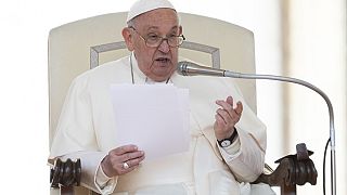 Pope Francis invites faithful to pray for people caught in wars