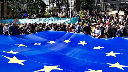 A União Europeia instou a Geórgia a não aprovar uma lei controversa sobre "influência estrangeira".