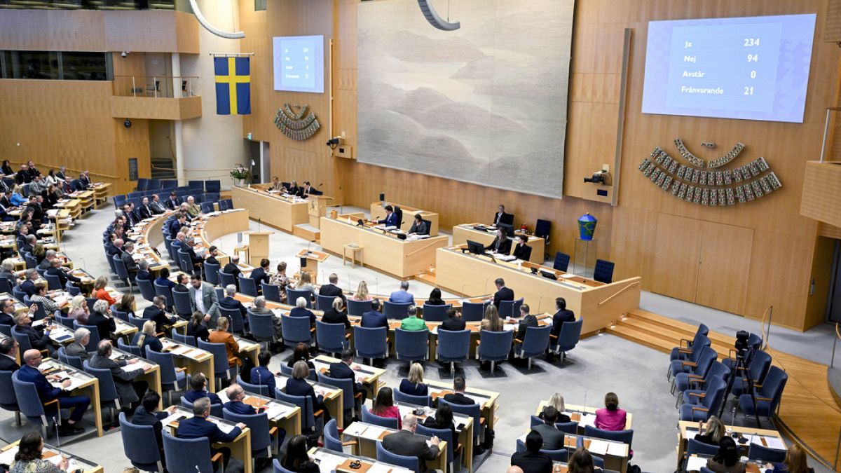Sweden's parliament makes it easier for young people to change gender thumbnail