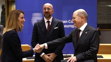 Первый день саммита ЕС лидеры 27 стран посвятили международной обстановке.