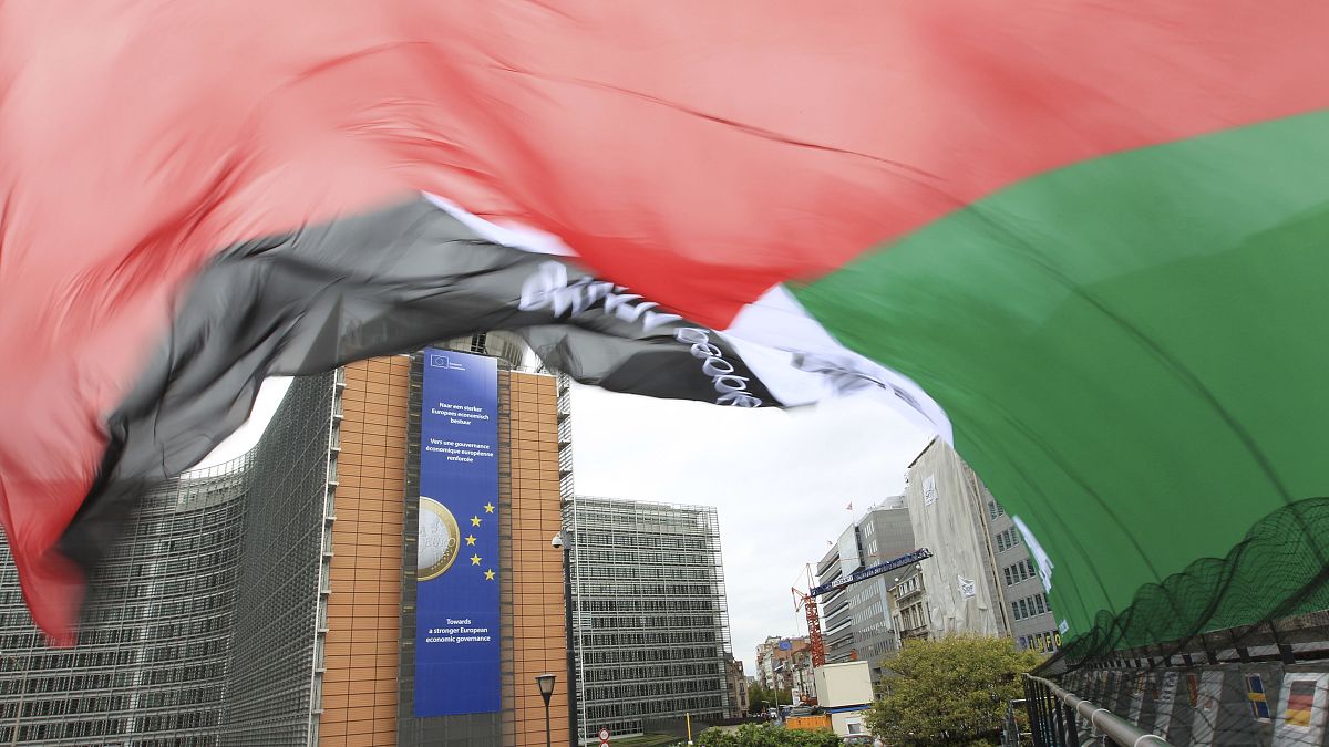 Drapeau palestinien devant la Commission européenne à Bruxelles